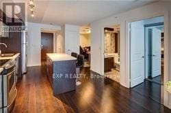 Building Photo - 386 Yonge St
