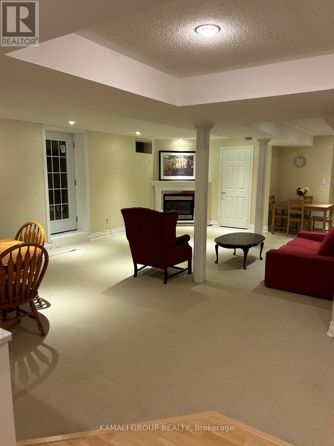 Photo du bâtiment - 271 Rhodes Cir