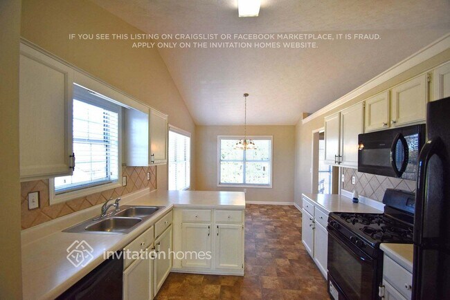 Foto del edificio - 3284 Shady Woods Cir