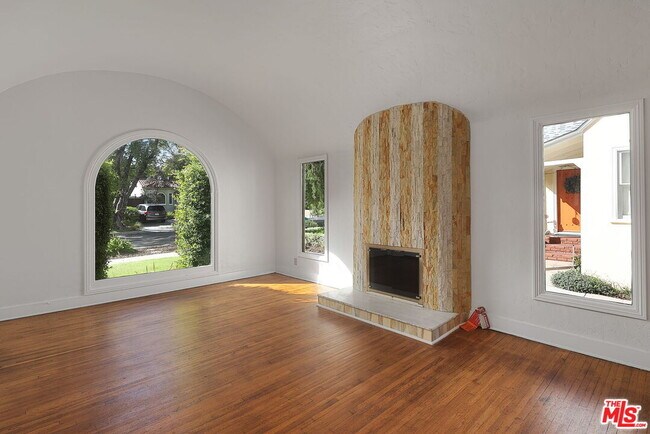 Foto del edificio - 2340 Camden Ave