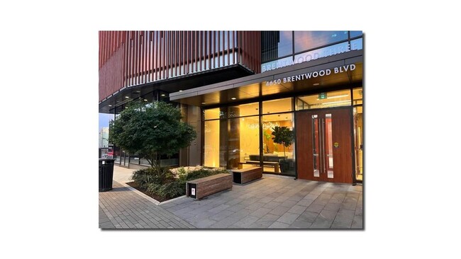 main entrance to lobby, concierge, mail room, elevators. - 4650 Brentwood Blvd
