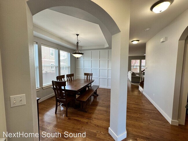 Building Photo - 3 br, 2.5 bath House - 7731 McKinley St NE