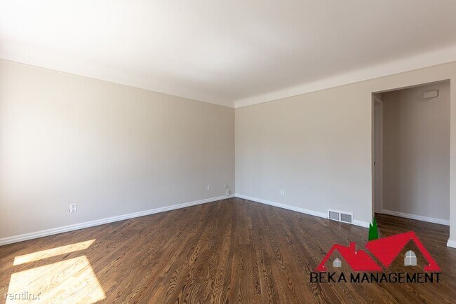 Foto del edificio - 3 br, 2 bath House - 1306 11 Mile Rd