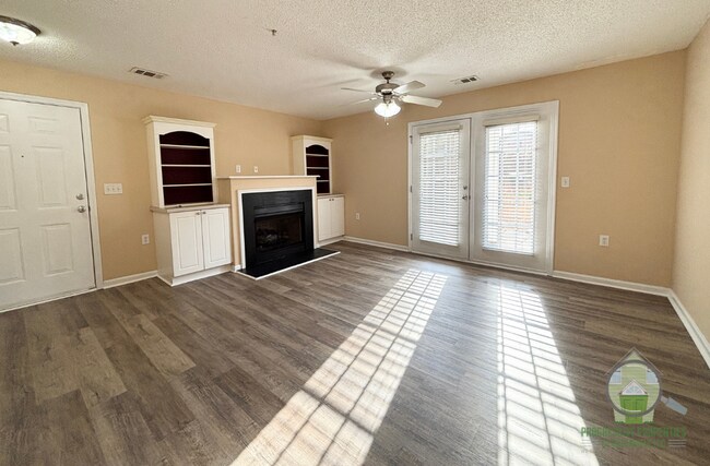 Foto del edificio - 105 McKenna Cir