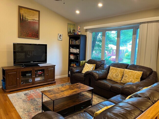 Foto del edificio - 331 Beachwood Dr