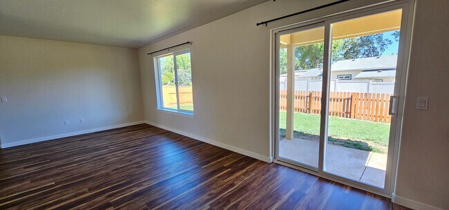 Foto del edificio - Beautiful Home in Grants Pass