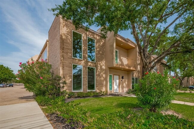 Building Photo - 1115 Augusta Dr