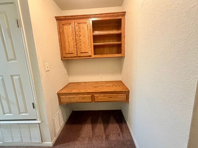 Foto del edificio - 608 Olaf Dr