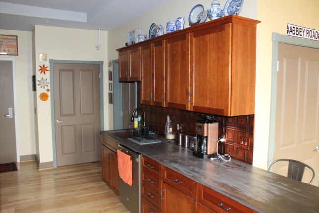 Foto del edificio - 44 S St Clair St