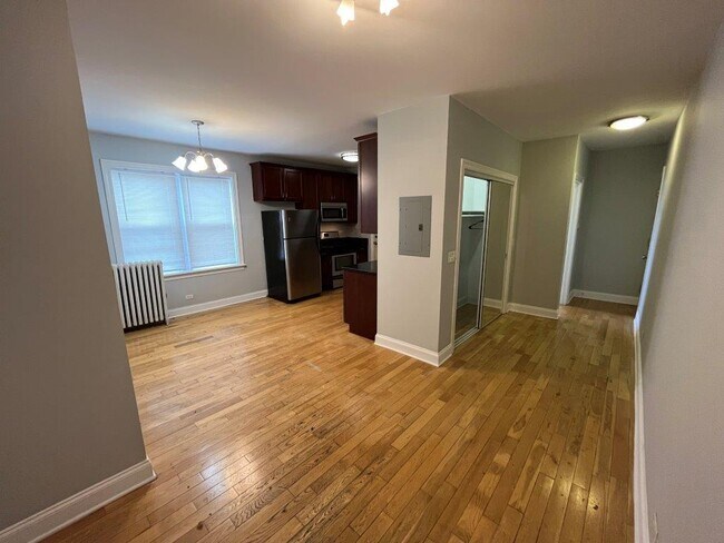 Foto del edificio - 4562 W George St