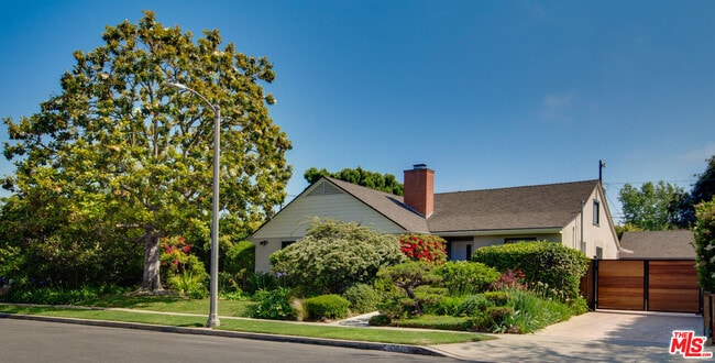 Foto del edificio - 3363 Colbert Ave