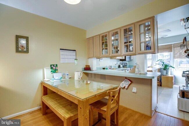 Foto del edificio - 6028 Selwood Pl