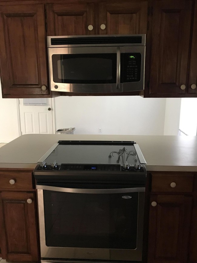 Building Photo - 265 Pinyon Cir