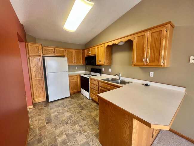 Foto del edificio - 3 Bedroom Twinhome in South Fargo!!