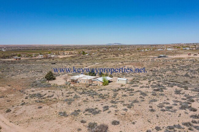 Foto del edificio - Belen 4 Bedroom Home