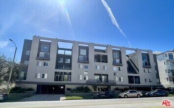 Building Photo - 1617 S Beverly Glen Blvd