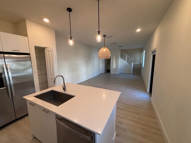 Foto del edificio - 4281 NW 83rd Ave