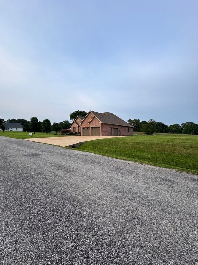 Foto del edificio - Steps from the Tee—Your Golf Course Home A...
