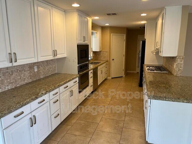 Foto del edificio - 11630 N 30th Pl