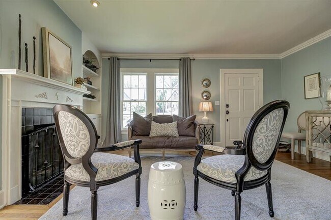 Foto del edificio - 1074 Rosewood Dr NE
