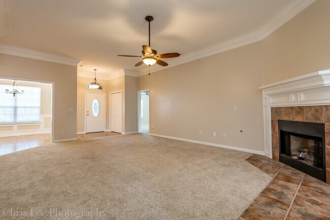 Foto del edificio - Large 3 Bedroom Home in Perfect Condition! Great Location!