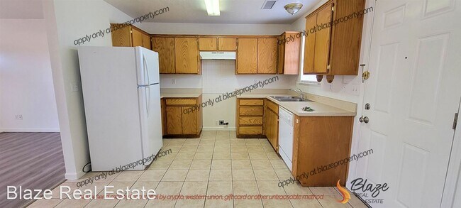 Building Photo - 3 br, 1 bath House - 3132 Walnut