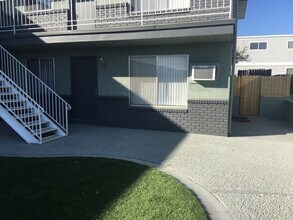 Building Photo - 1395 Stardust St