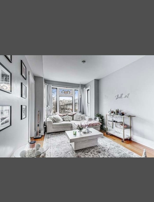 Building Photo - 3412 N Janssen Ave