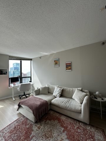 Building Photo - 400 N La Salle Dr