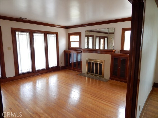 Building Photo - 617 N Olive Ave