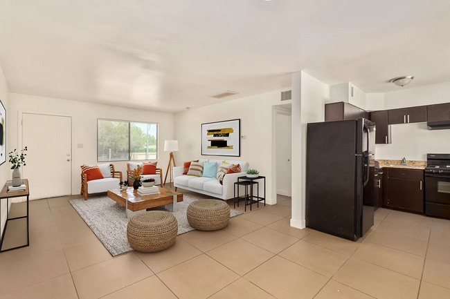 Building Photo - 1 Bed | 1 Bath -  Great Coronado District/...