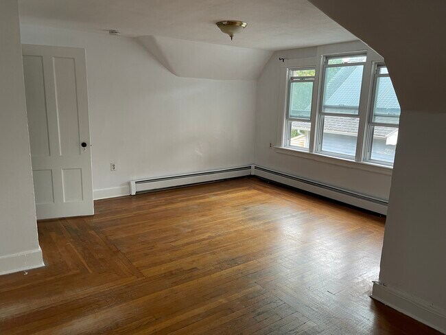 Foto del edificio - 80 Cottage St