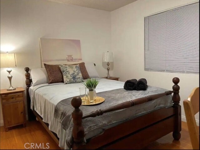 Foto del edificio - 23048 Fall River Rd