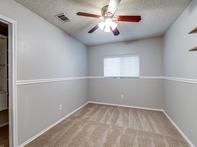 Foto del edificio - 632 Condor Trail