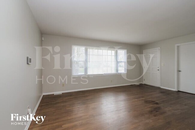 Building Photo - 6045 N Alton Ave