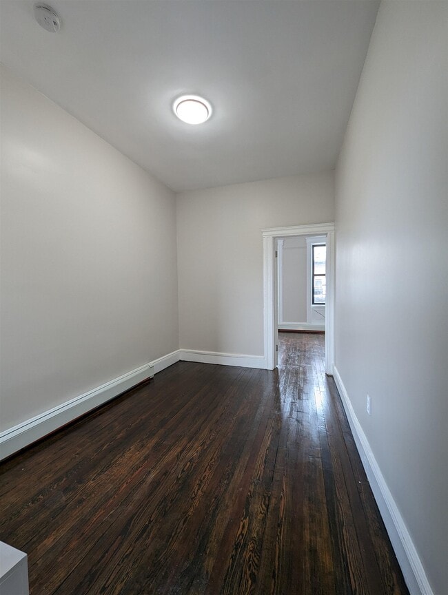 Building Photo - 215 64th St