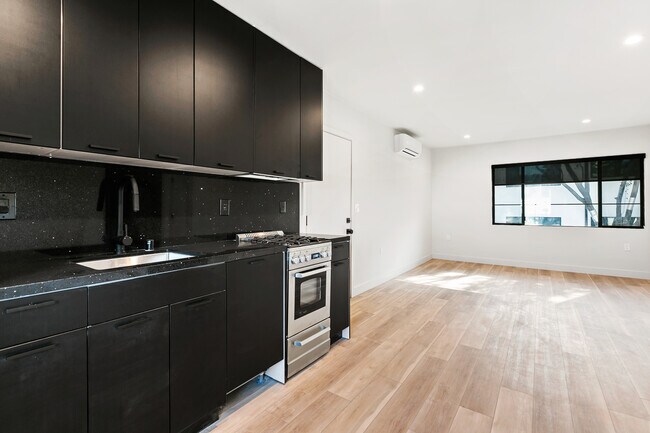 Foto del edificio - 233 Lucas Ave