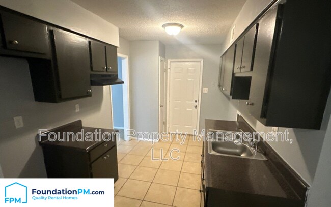 Building Photo - 3394 Barbwood Dr