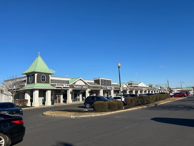 Foto del edificio - 1700 Heck Ave