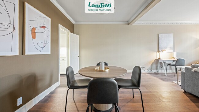 Foto del edificio - 4141 Woodlawn Dr