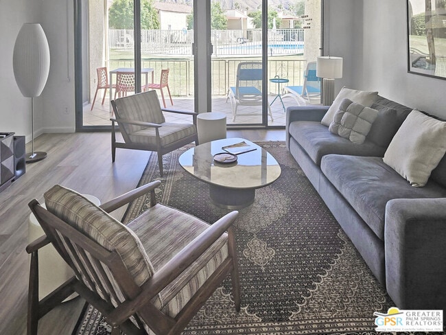 Foto del edificio - 1249 S La Verne Way