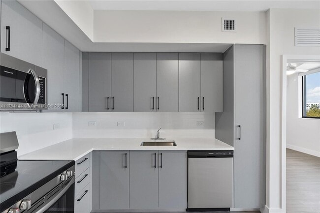 Foto del edificio - 1559 NW 15th Street Rd