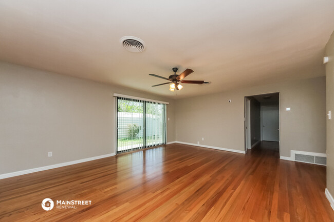 Building Photo - 5311 Ridgeway Dr