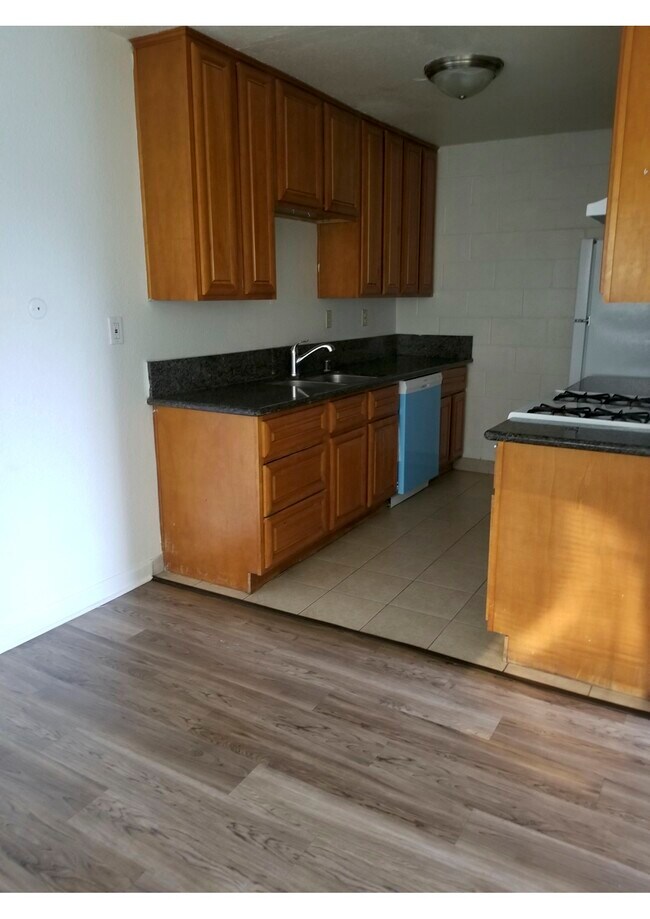 Building Photo - 2733 El Parque Cir