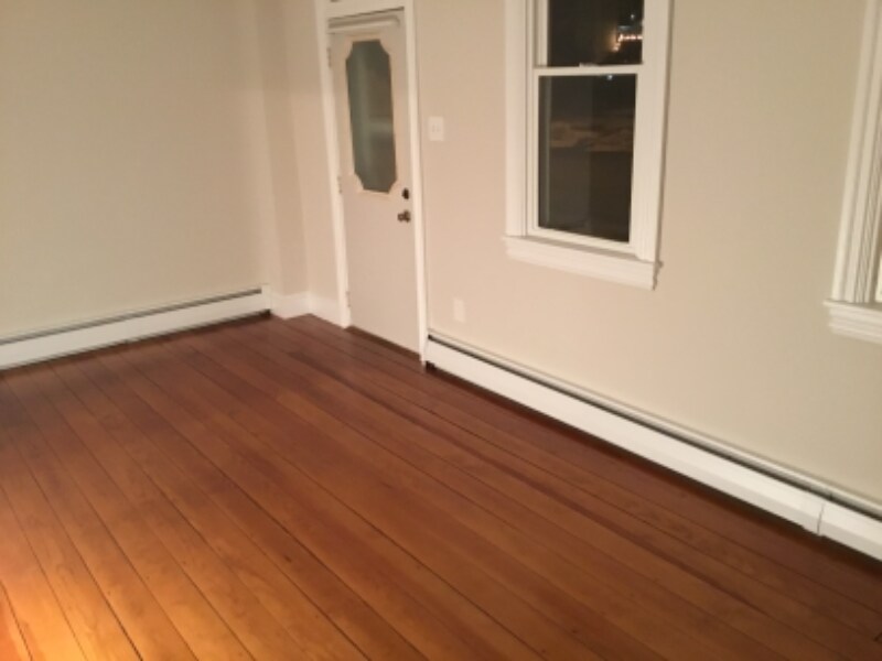 Foto principal - 214 W Barkley St