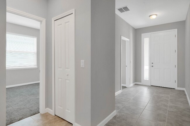 Foto del edificio - 3751 Watercliff Cir