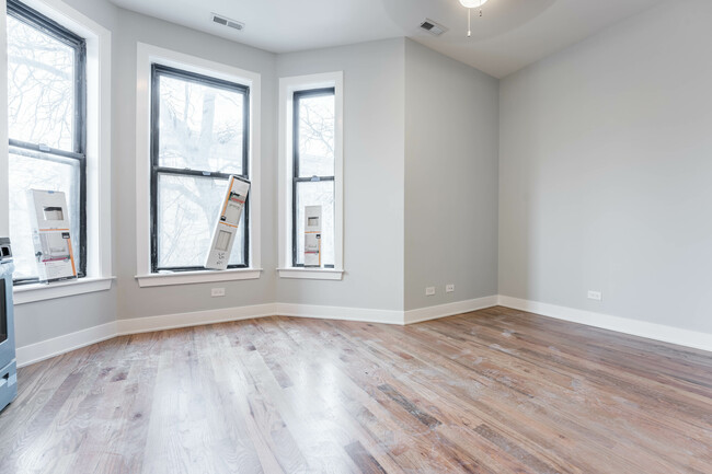 Building Photo - 2103 N Sedgwick St