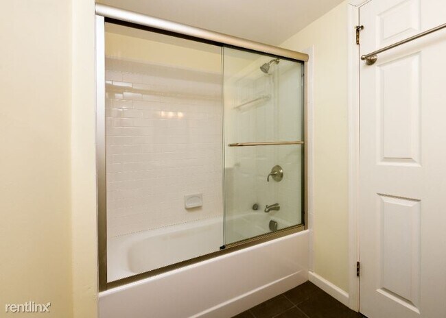 Building Photo - 2 br, 2 bath Condo - 321 Washington Place