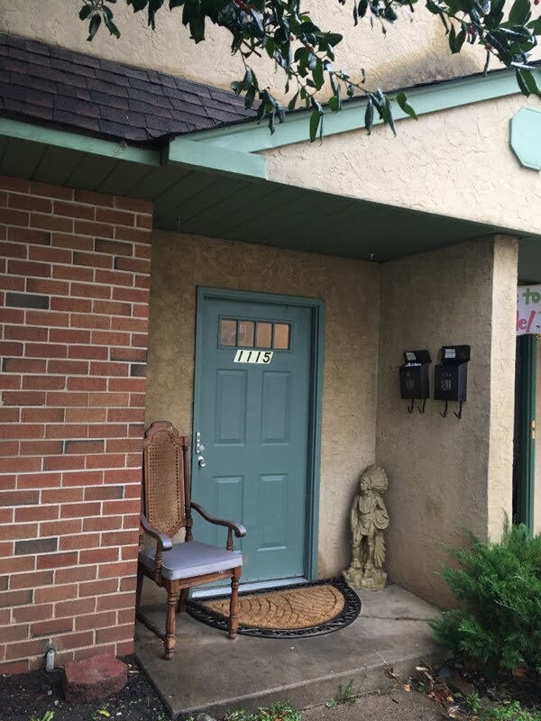 Frente exterior - 1115 Thomas Rd