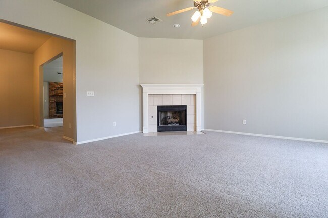 Foto del edificio - 4 Bed 2.5 Bath Rental Home Tulsa (Broken A...